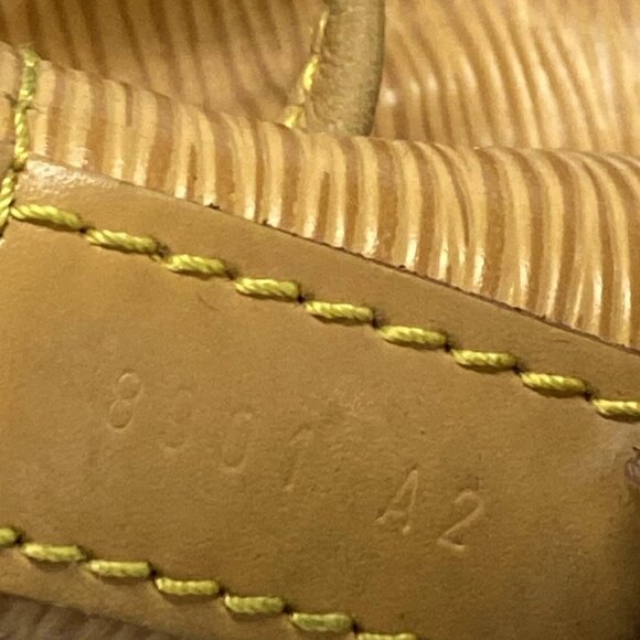 LOUIS VUITTON Petit Noe Winnipeg Beige Epi - Shoulder Bag 448-080525 - Picture 9 of 10